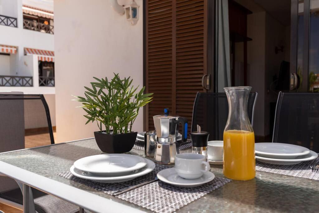 Apartamento Con 2 Terrazas En Los Cristianos Los Cristianos  Bagian luar foto